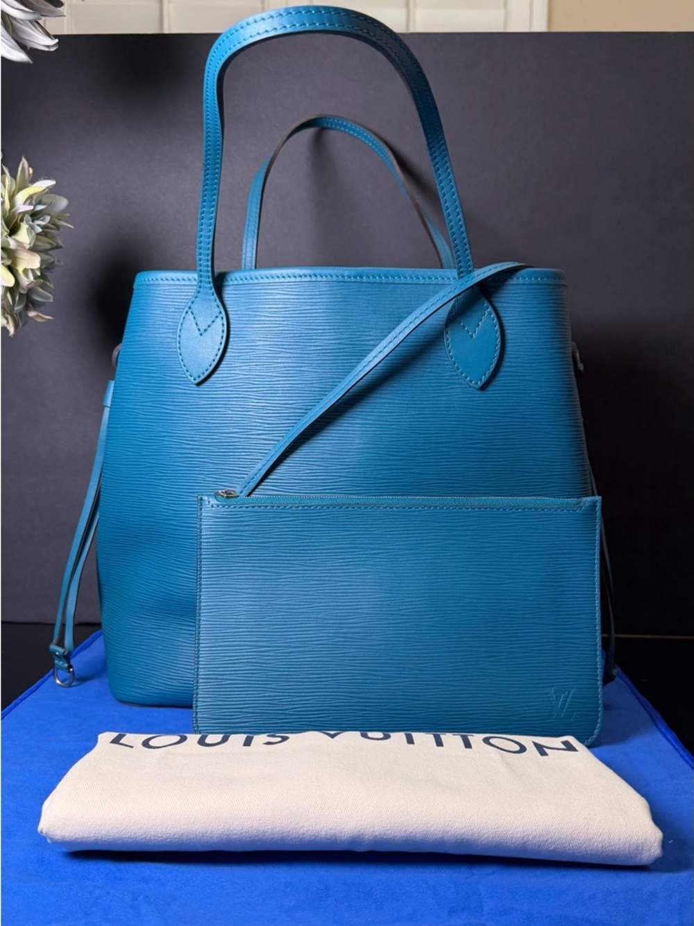 Authentic LOUIS VUITTON Cyan Epi Leather Neverfull MM Bag